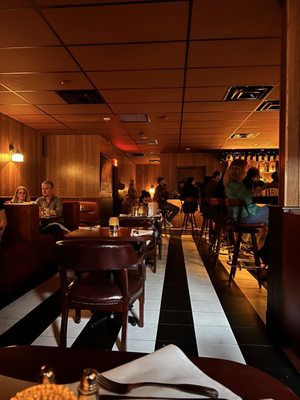 Fox's Lounge by null