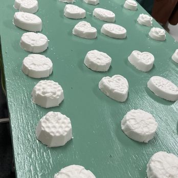 Soigne - Classes and workshops - Bath fizzer making :) - Arts & Crafts Near Me - Vancouver, British Columbia