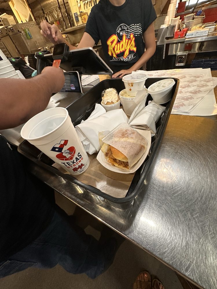 Rudy's "Country Store" and Bar-B-Q