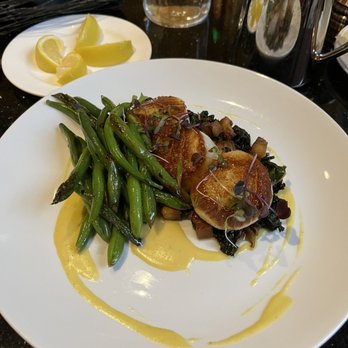 Ko'sin - Scallops with Braised Pork Belly and Green Beans - New American Near Me - Phoenix, Arizona