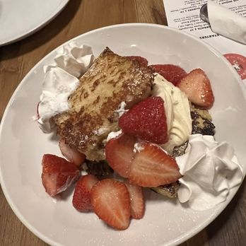 Heirloom MKE - Pound cake dessert - Food Trucks Near Me - Milwaukee, Wisconsin