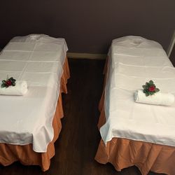 Newton Foot Spa - Couples massage beds at Newton Foot Spa
