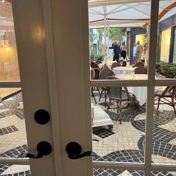BiCE Ristorante - Palm Beach - Back garden - Italian Near Me - Palm Beach, Florida BiCE Ristorante - Palm Beach - Back garden - Italian Near Me - Palm Beach, Florida