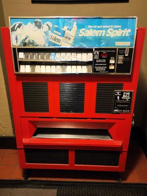 Pour House Bar & Grill by null