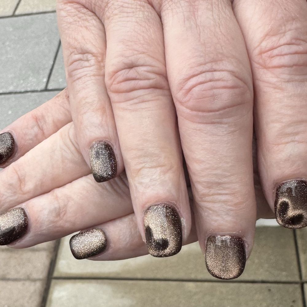 TL Nails & Spa - Heart  cat eye design - Waxing Near Me - Timonium, Maryland