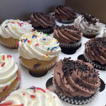 MCourse - Three flavors: Birthday confetti, Chocolate, & Cookies n cream - Patisserie/Cake Shop Near Me MCourse - Three flavors: Birthday confetti, Chocolate, & Cookies n cream - Patisserie/Cake Shop Near Me