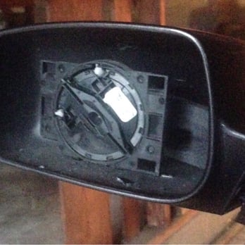 Mac Auto Collision - Broken mirror before Moon's Collision service - Body Shops Near Me - Los Angeles, California