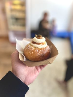 Moonmilk Ice Cream and Cake Club by null