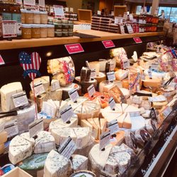 Kroger Marketplace - Lots of cheese and samples