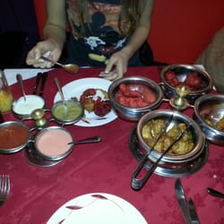Ranas Indian Restaurant - Table buffet starter