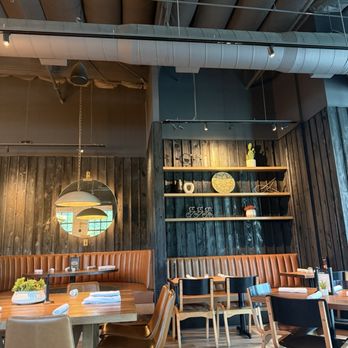 Eureka! - Interior - American Near Me - Aliso Viejo, California Eureka! - Interior - American Near Me - Aliso Viejo, California