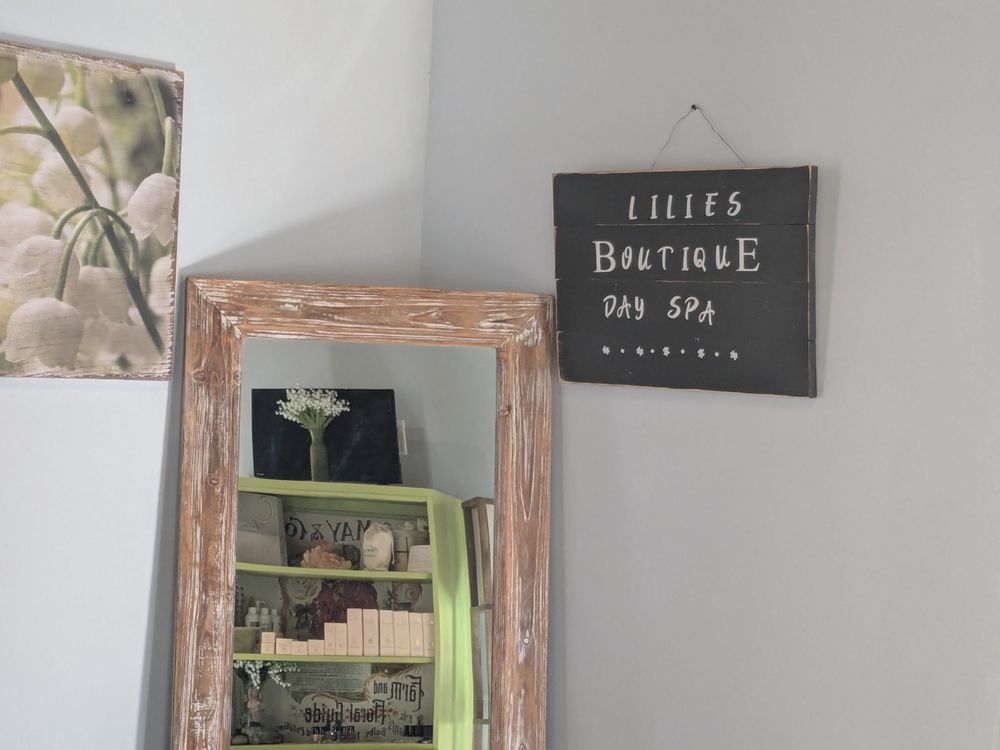 Lilies Boutique Day Spa Logo