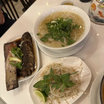 Pho Hong Phong - Smoked beef noodle soup - Vietnamese Near Me - Vaughan, Ontario Pho Hong Phong - Smoked beef noodle soup - Vietnamese Near Me - Vaughan, Ontario