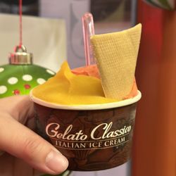 Icekrimski Cafe - Mango and strawberry sorbetto