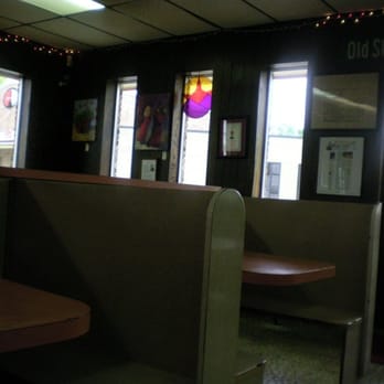 Dew Drop Inn - Burgers Near Me - Mobile, Alabama