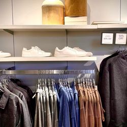 Banana Republic Factory Store - Minimalist Vibez