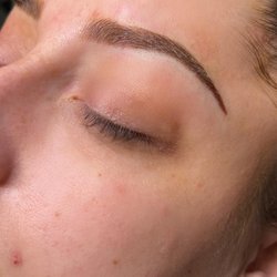 Brows By Leo - Combo Brow with Microbladed hair strokes in the front and Machine Shading on tail ends