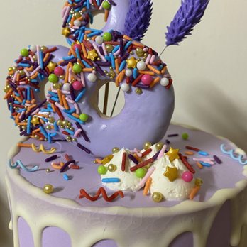 E's Cake Shop - Custom Cakes Near Me - Brooklyn, New York