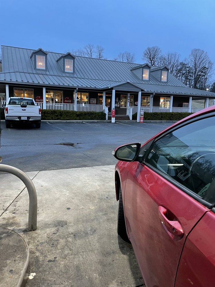 BRUGH’S MILL COUNTRY STORE 12 Photos Grocery 345 Brughs Mill Rd