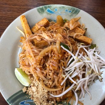 Hong Kong Kitchen - Pad Thai tofu  spicy - Chinese Near Me - Madison, Indiana