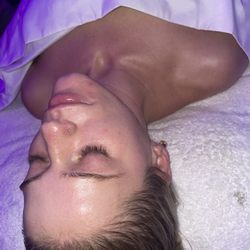 Endless Esthetics - Post luxury glow facial