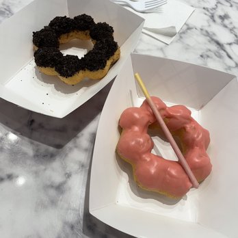 Donutchew - Oreo donut & Strawberry donut - Donuts Near Me - Gaithersburg, Maryland