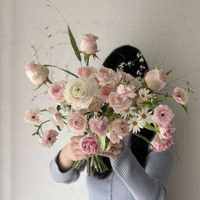 FLOÉM - Floém Flowers is a one-person operated studio, so store hours may vary.

🌐 Please place orders in advance through our website.
💬 For same-day inquiries, please contact us via Instagram DM (@floemflowers) or email (order.floem@gmail.com) - We are unable to respond through other channels.

Orders must be placed at least 2–3 days in advance, and are custom-made after payment is confirmed.

Due to the nature of flowers and seasonal availability, we cannot recreate designs exactly as shown in photos — but we will match the overall style and mood as closely as possible.

Thank you for your understanding and support 💐