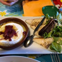 Camembert rôti au miel