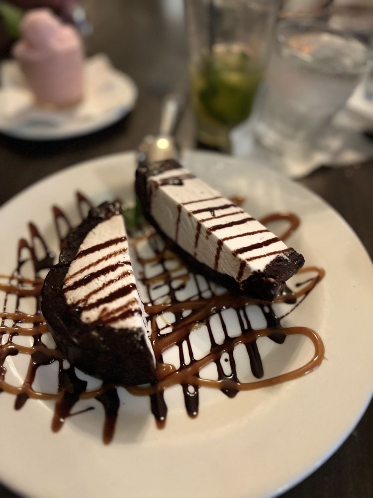 Jackie Rey's Ohana Grill Hilo