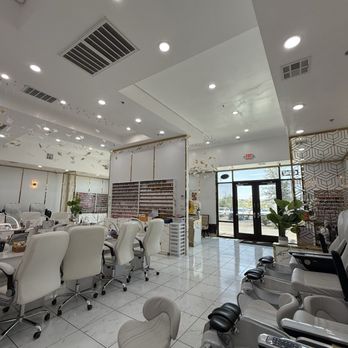 Linda Nails & Lashes - Waxing Near Me - Las Vegas, Nevada