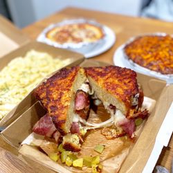 Rose City Pizza - Fettuccine Alfredo  Lasagna  Chili Spaghetti  The Bronx