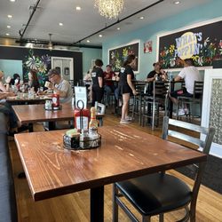 Popover Bistro & Bakery - Indoor seating