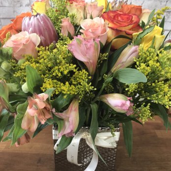 Flower Synergy - Sunny Delight - Florists Near Me - Costa Mesa, California Flower Synergy - Sunny Delight - Florists Near Me - Costa Mesa, California