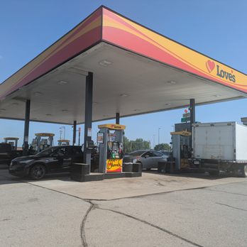 Love's Travel Stop - Love's Travel Stop, Jeffersonville - Gas Stations Near Me - Jeffersonville, Ohio