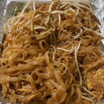 Saigon -2- Siam Bistro - Chicken pad Thai to go - Vietnamese Near Me - Gilroy, California Saigon -2- Siam Bistro - Chicken pad Thai to go - Vietnamese Near Me - Gilroy, California