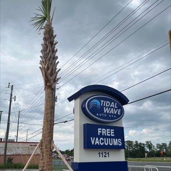 Tidal Wave Car Wash - Sign on US 19 - Car Wash Near Me - Holiday, Florida Tidal Wave Car Wash - Sign on US 19 - Car Wash Near Me - Holiday, Florida