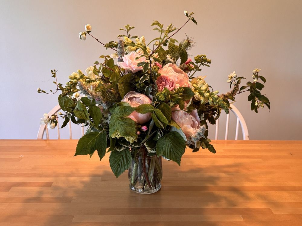 Bellbird Bungalow Bakery & Blossoms Logo