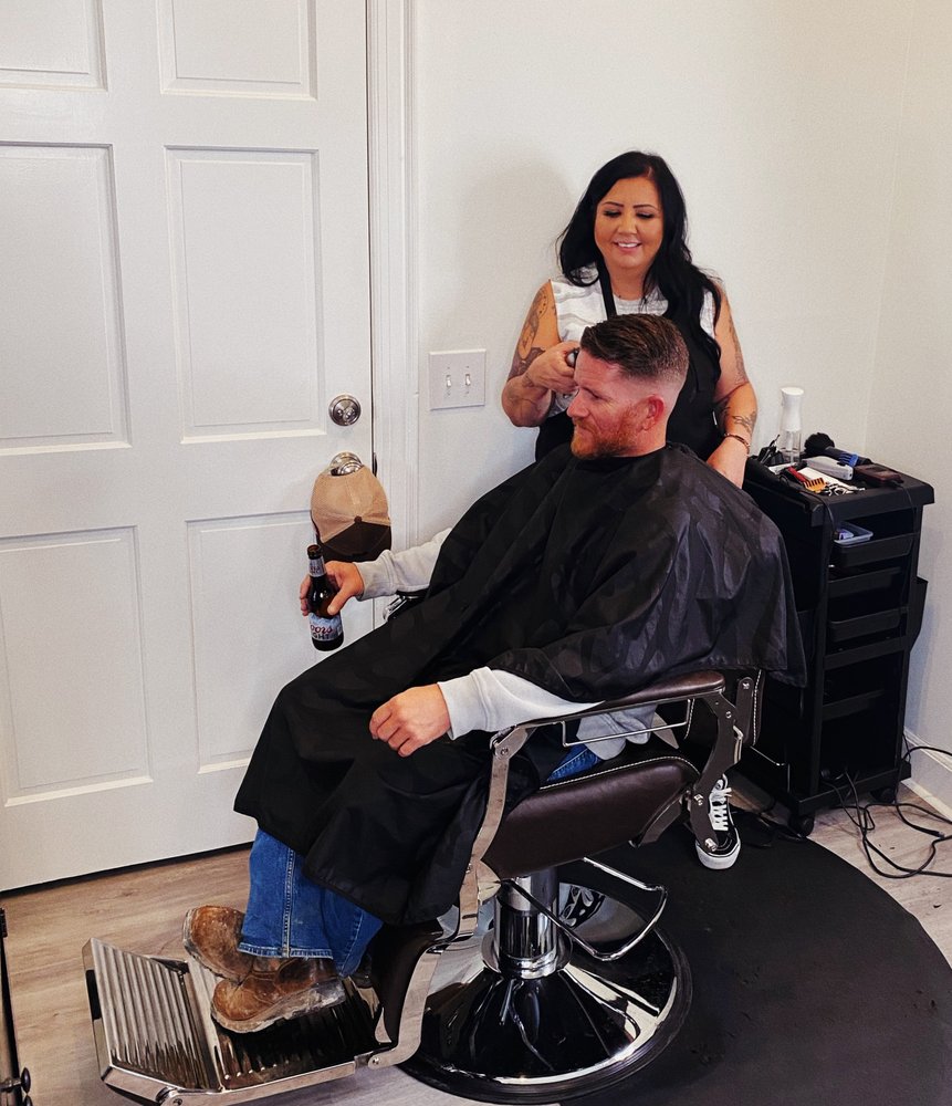 BOURBON AND BARBER Updated October 2024 12 Photos 704 18th Ave S