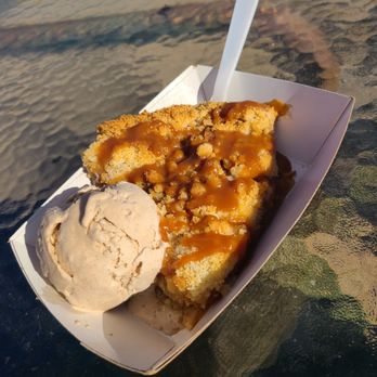 Mom's Pie House - Apple crumb pie with caramel & cinnamon ice cream - Bakeries Near Me - Julian, California