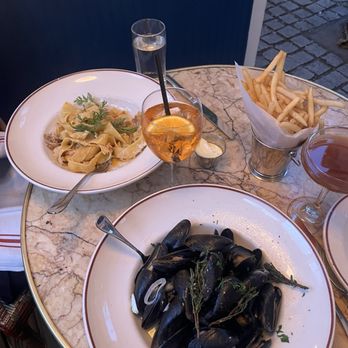 Le Diplomate - Moules Frites - Brasseries Near Me - Washington, DC, District of Columbia