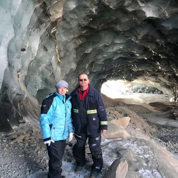 Alpine Creek Lodge - Inside the Cave - Bed & Breakfast Near Me - Cantwell, Alaska