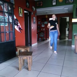 Broken Cheese - Muy amplio y me encanta la decoración siempre