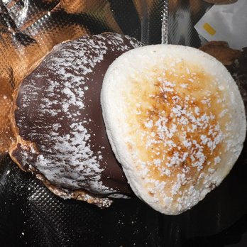 Beard Papa's - S'more    Ig: feed_ally - Desserts Near Me - Flushing, New York
