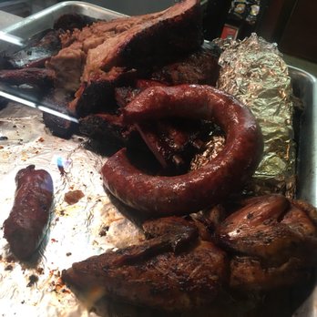 Heavy's Barbeque - Barbeque Near Me - Hondo, Texas