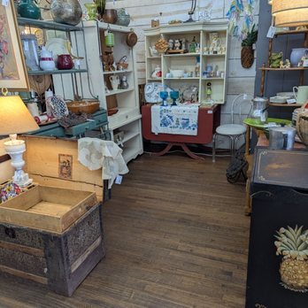 Just Around the Corner - Antiques Near Me - Lincolnton, North Carolina Just Around the Corner - Antiques Near Me - Lincolnton, North Carolina