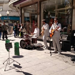 Banda Verde, viernes al mediodiía.. Alegrando a la gente!!