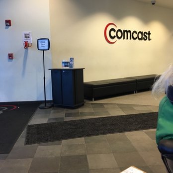 Comcast Service Center - Internet Service Providers Near Me - Homewood, Illinois
