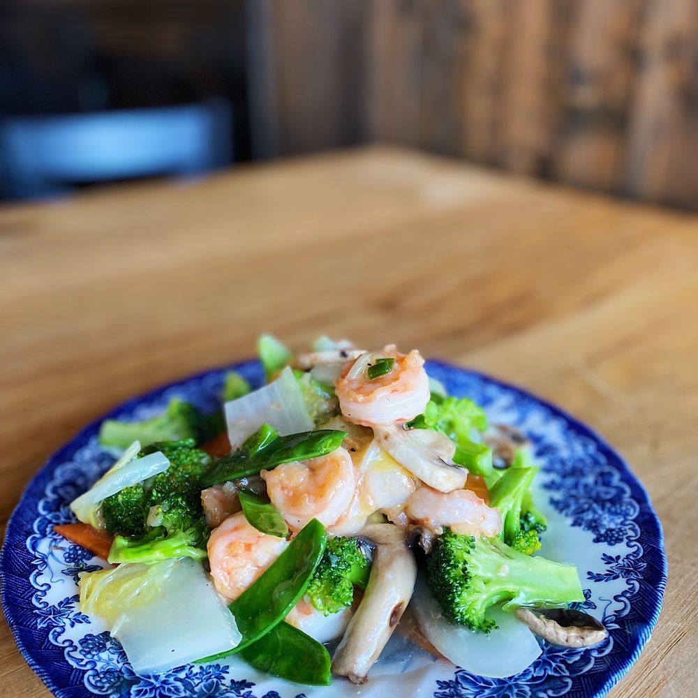 China family Express - Shrimp with veggies (my personal favorite!) - Chinese Near Me - Austin, Texas