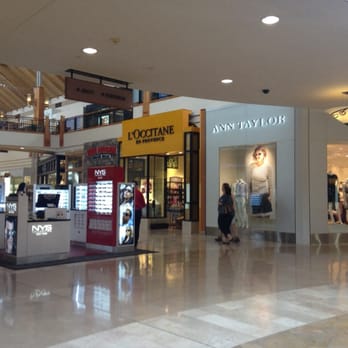 L'Occitane - In the center of the mall. By the fountain :) - Cosmetics & Beauty Supply Near Me - Lone Tree, Colorado