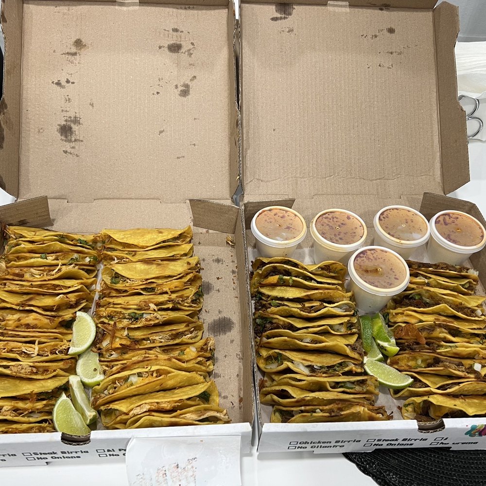 La Catrina - 45 Chicken and Steak Tacos (25 Chicken on left) (20 Steak on right) - Tacos Near Me - Miami, Florida La Catrina - 45 Chicken and Steak Tacos (25 Chicken on left) (20 Steak on right) - Tacos Near Me - Miami, Florida